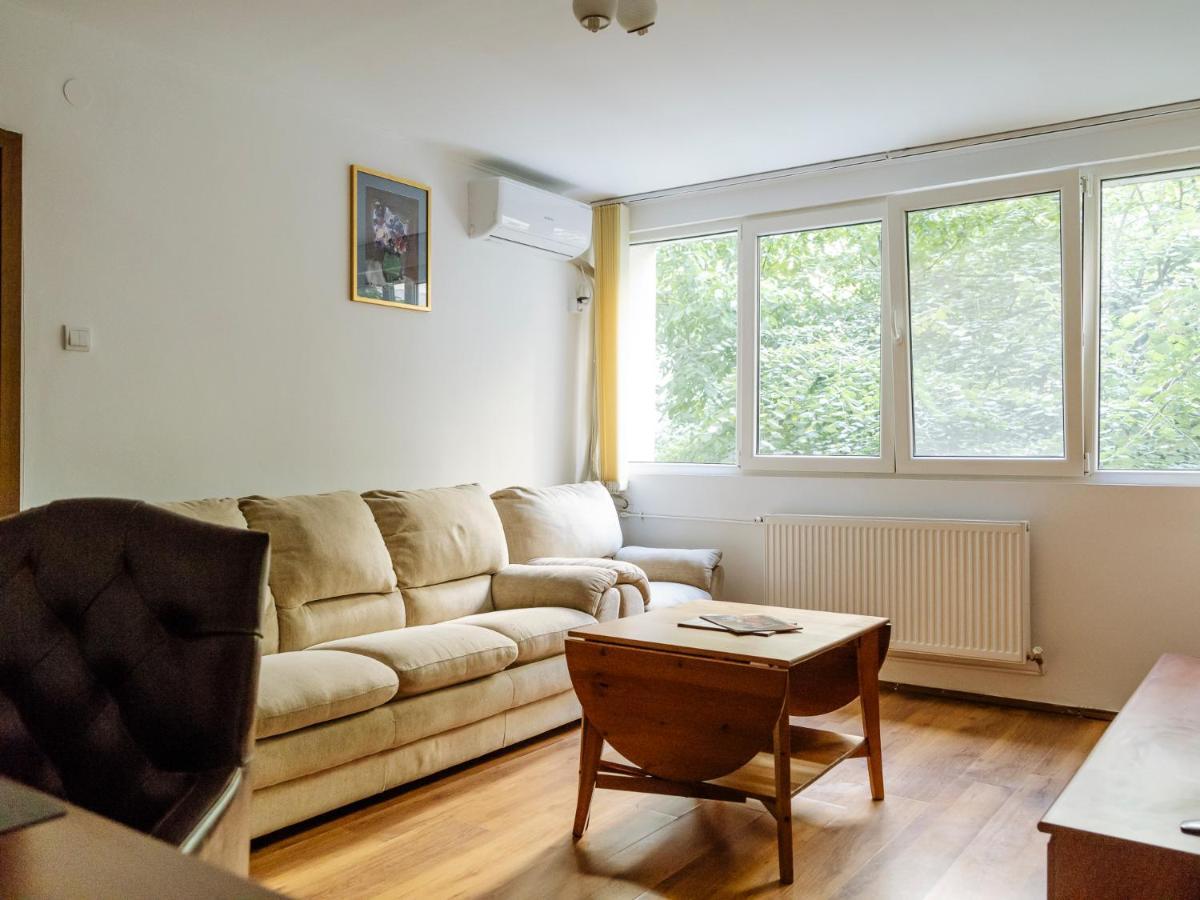 Old Town Historic Apartment With Backyard Mini Park Бухарест Екстер'єр фото