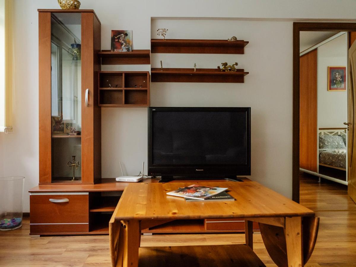 Old Town Historic Apartment With Backyard Mini Park Бухарест Екстер'єр фото