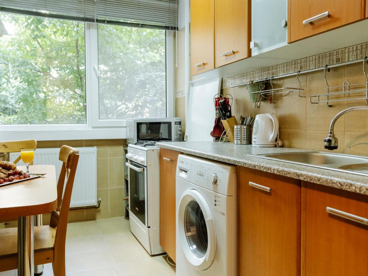 Old Town Historic Apartment With Backyard Mini Park Бухарест Екстер'єр фото