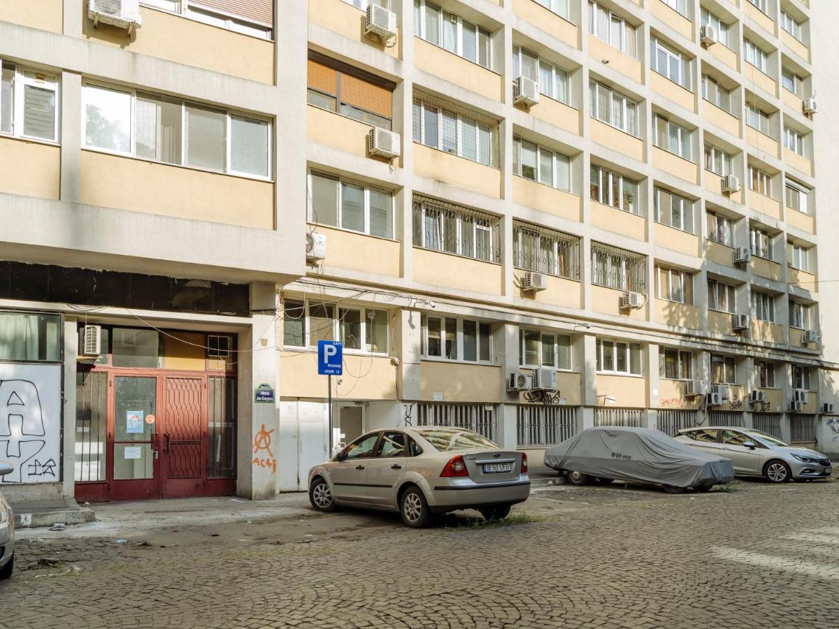 Old Town Historic Apartment With Backyard Mini Park Бухарест Екстер'єр фото