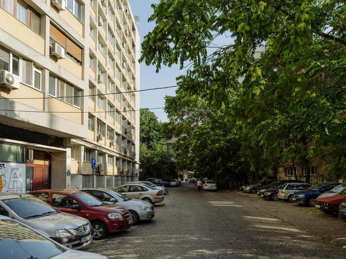 Old Town Historic Apartment With Backyard Mini Park Бухарест Екстер'єр фото